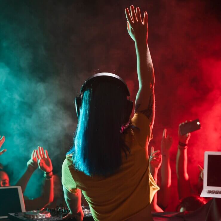 front view young female dj entertaining crowd_23 2148325470 1